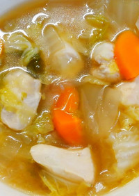 簡単ランチにも白菜と鶏むね肉の中華スープ