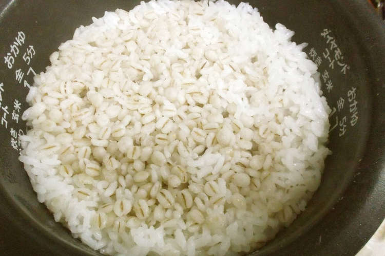 麦飯 麦ごはん を作る際の水の量 レシピ 作り方 By Hiro312 クックパッド 簡単おいしいみんなのレシピが352万品