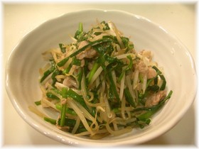シャキシャキもやしのニラ豚炒め♪