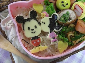 キュートなミッキー&ミニーのキャラ弁