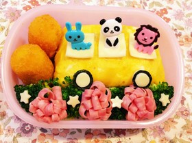キャラ弁♡オムライスのバスで遠足