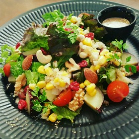 綺麗になれちゃう『キヌアの野菜サラダ』