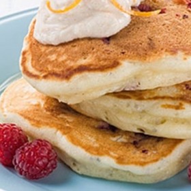 チアシードとラズベリーのパンケーキ