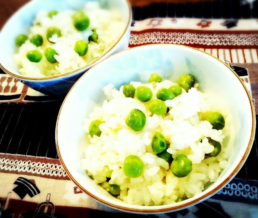新緑の季節感じる✨豆ごはんの画像