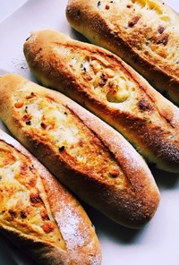 オリーブとチーズのパン(´･Д･)」
