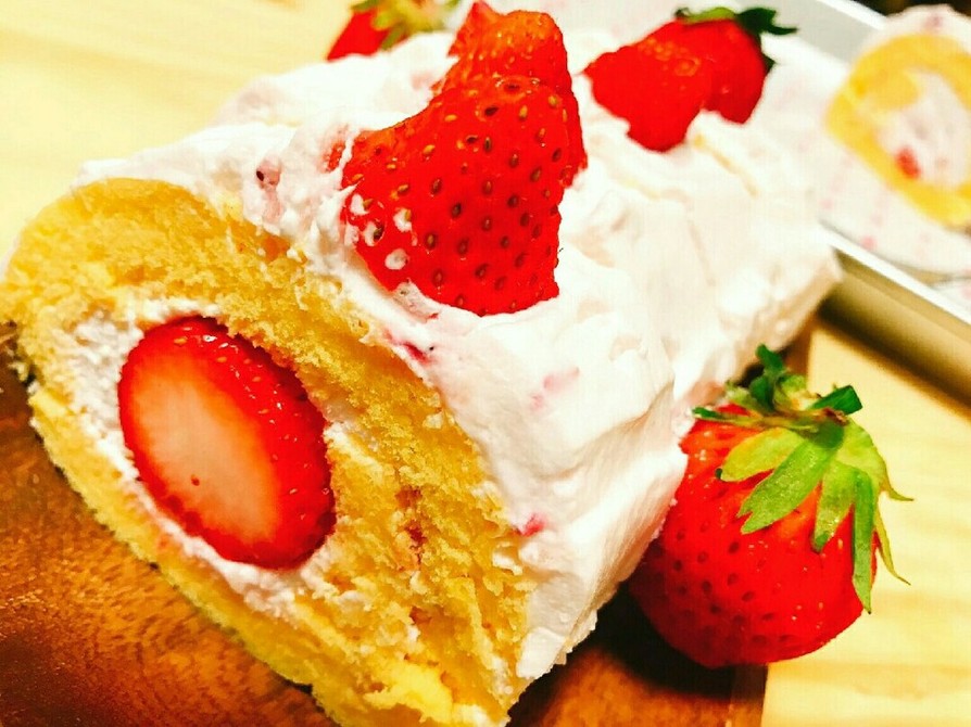 簡単 イチゴのロールケーキ♡の画像
