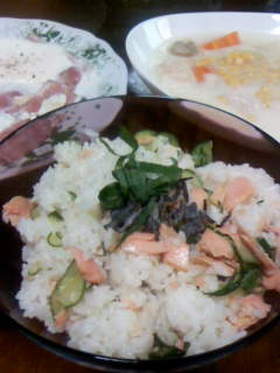 さっぱり美味しい!キュウリと鮭の混ぜご飯