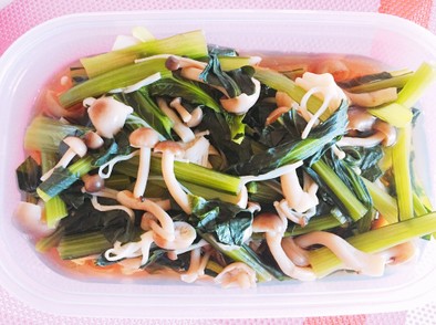 小松菜ときのこの煮浸しの写真