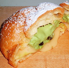 抹茶あずきシュークリーム