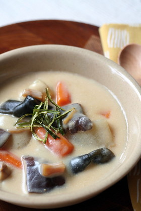 白いご飯に合う！よろコンブシチュー