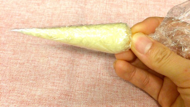 ラップで簡単ミニ絞り袋 コルネ レシピ 作り方 By Mafusa クックパッド