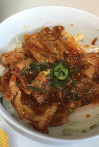 豚バラの韓国風丼