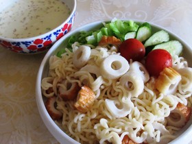 サッポロ一番でココナッツミルクつけ麺