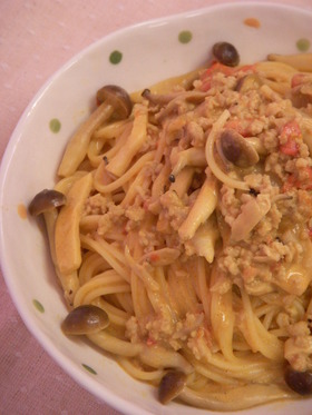 きのこと挽肉のパスタ カレー風味