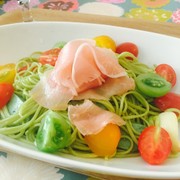 よもぎモツァレラでオリーブパスタの写真
