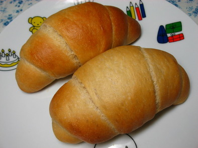 ロイヤルミルクティーロールパンの写真