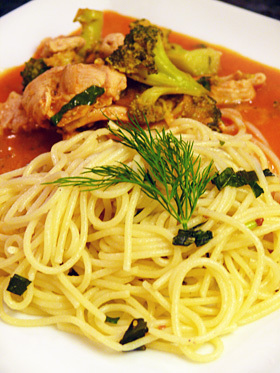 簡単あっさりササミトマトクリームパスタ