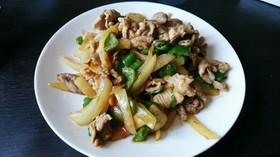 肉野菜炒め(焼肉のタレのみで味付け簡単)