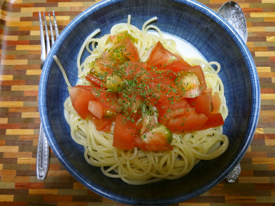 トマトとオリーブオイルの簡単パスタ by ♡ハッピーアリエル♡ 【クックパッド】 簡単おいしいみんなのレシピが395万品