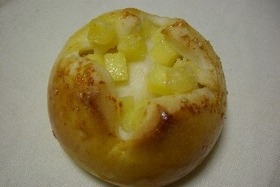 チーズパンとレーズンパン