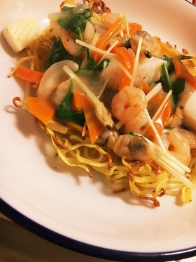 パクチー好きのシーフードかた焼きそば