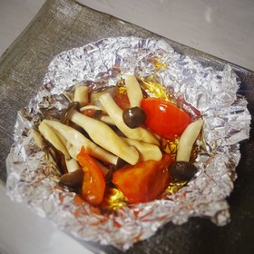 ゴマポン風味✭トマトとしめじのホイル焼き