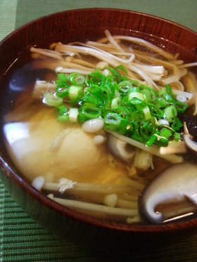 きのことたまごのお吸い物