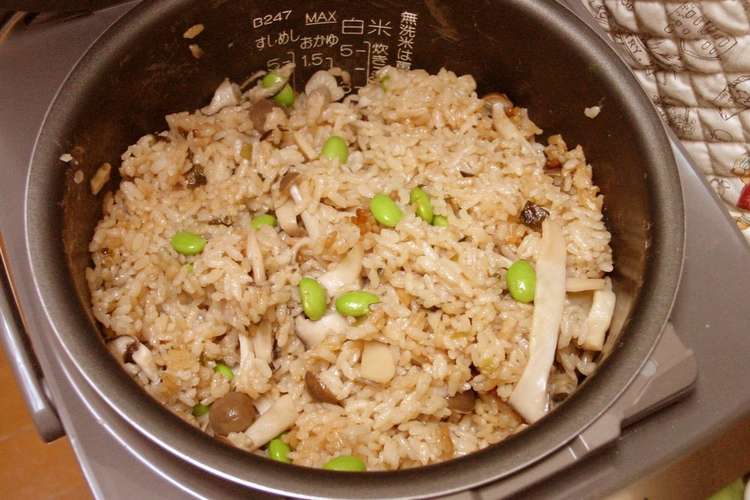 松茸の香り 秋の炊き込みご飯 レシピ 作り方 By たまごめん クックパッド 簡単おいしいみんなのレシピが371万品