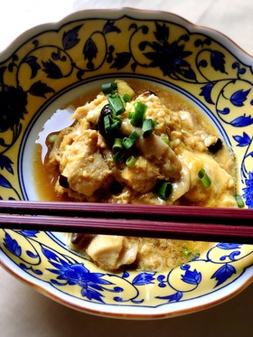 簡単和食★鶏胸肉とシメジのふんわり卵とじ