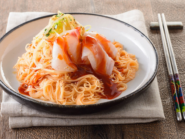 刺し身のピビンそうめん