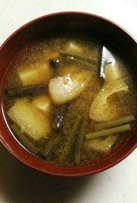 わらび、アゲ、豆腐の味噌汁