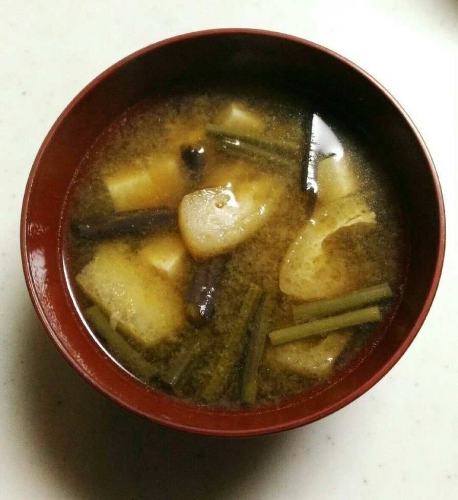 わらび、アゲ、豆腐の味噌汁の画像