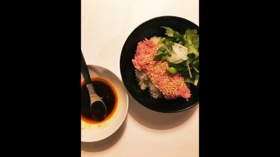 韓国母さんのユッケ風マグロ丼の写真