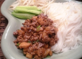 ジャージャー麺