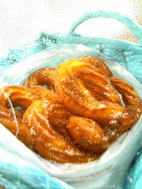 冷めても美味しい~♪サクッフワッチュロス