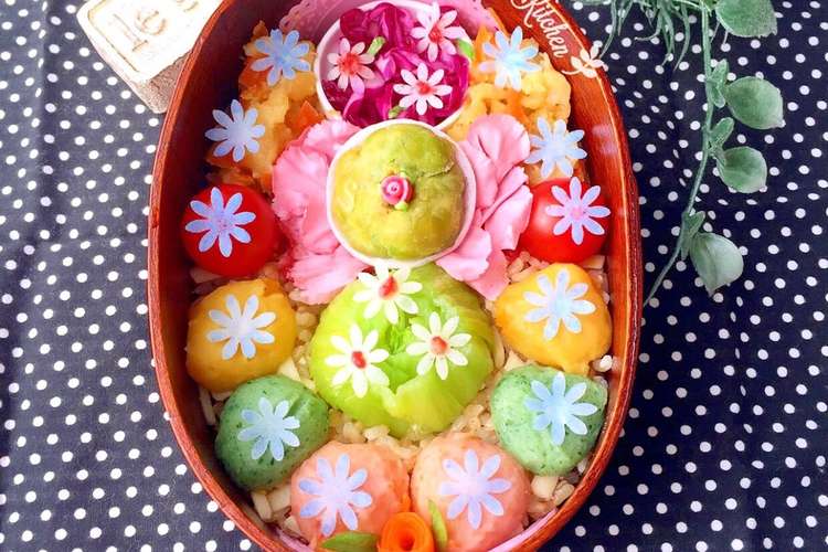 青い小花デコ丸いおかず玄米弁当 レシピ 作り方 By Lunadrop クックパッド 簡単おいしいみんなのレシピが370万品