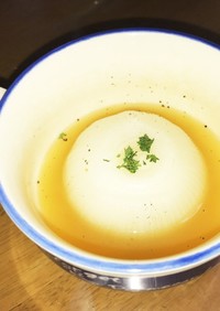 レンジで簡単☆新玉ねぎのコンソメスープ