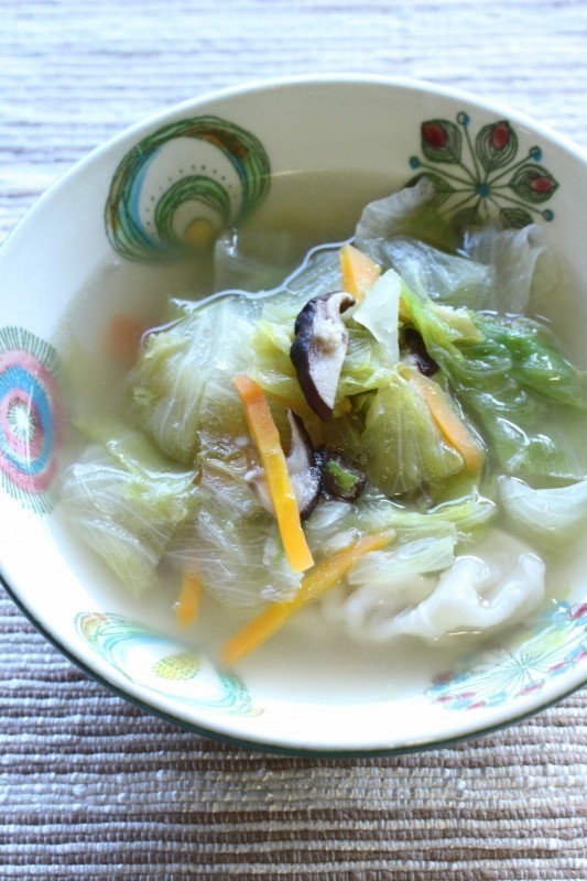 余ったレタスと餃子で美味しい中華スープの画像