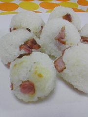 お弁当・朝ごはんに!らいすぼーるの写真