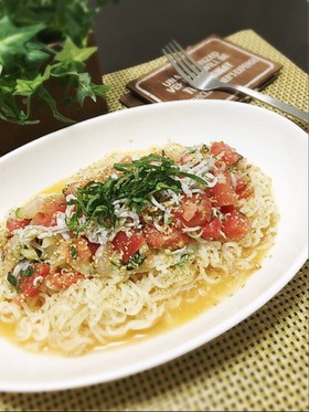 しらすとトマトの袋麺カッペリーニ風
