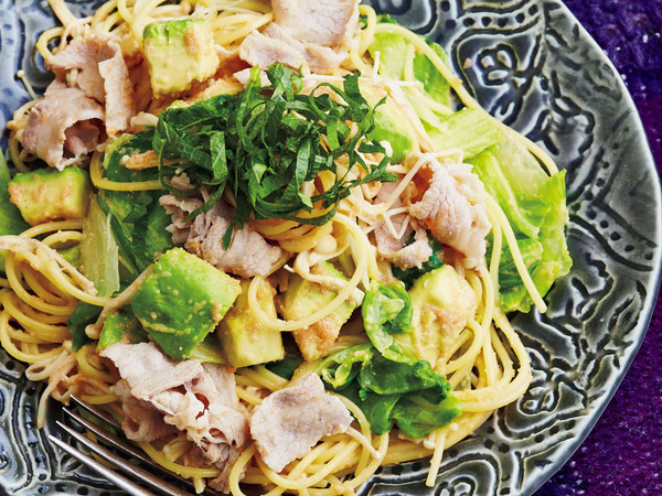 レタスと豚しゃぶの明太マヨパスタ