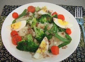 温野菜サラダの万能アンチョビソースかけ