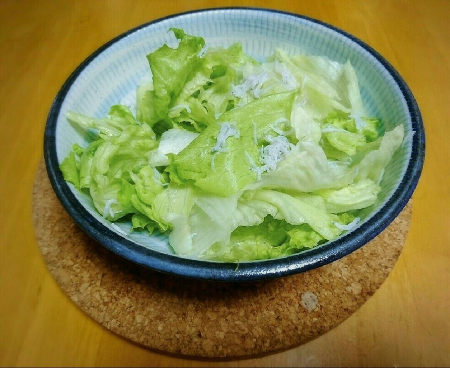 レタスとシラスの簡単サラダ(アマニ油)の画像