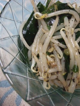 簡単低カロ♪ワカメともやしのゴマ酢和え