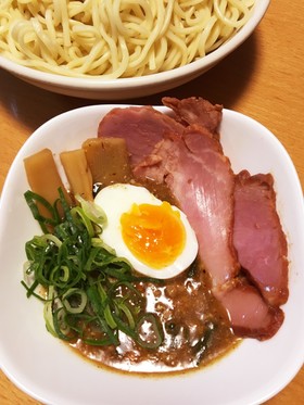 【彩り肉味噌で】濃厚魚介醤油の本格つけ麺