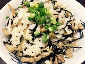 炊き込まない☆鶏とごぼうの混ぜご飯♪