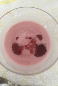 魔法のレシピ♡苺とコンコードのスムージー