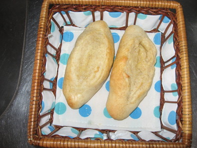 シンプルな全粒粉パンの写真