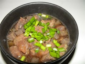 じっくり煮込んだ牛すじ味噌煮込み♪
