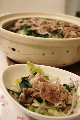食べ出したら止まらないっ☆豚もやし鍋。